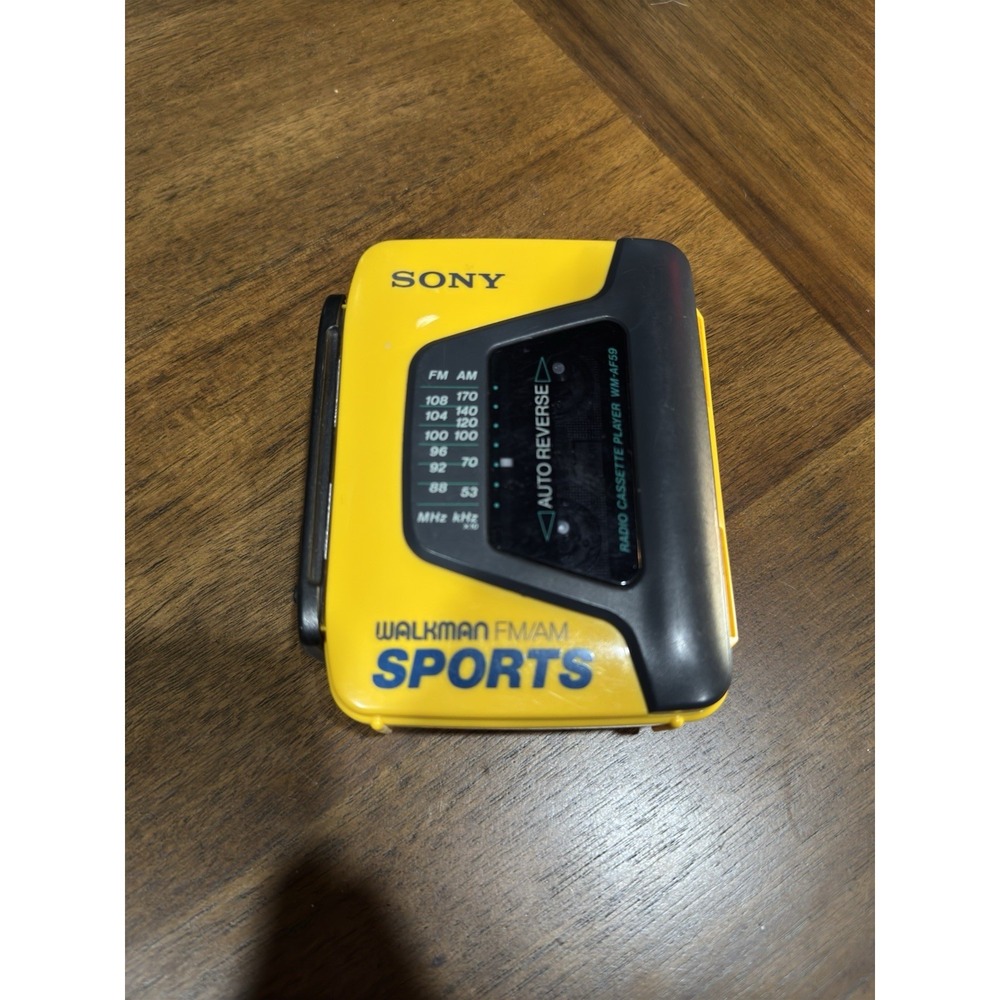 VINTAGE Sony‎ Sports Walkman WM-AF59 AM/FM Radio Cassette Player